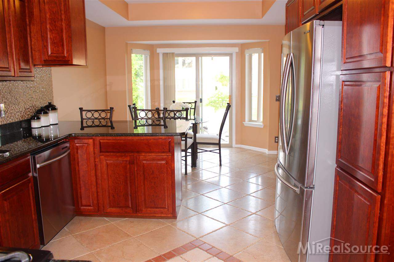 55570 Raspberry Drive Macomb, MI 48042 - Photo 5 of 20 31200555-4.JPG