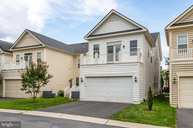 $950,000 | 211 Winter Walk Drive, Gaithersburg, MD 20878