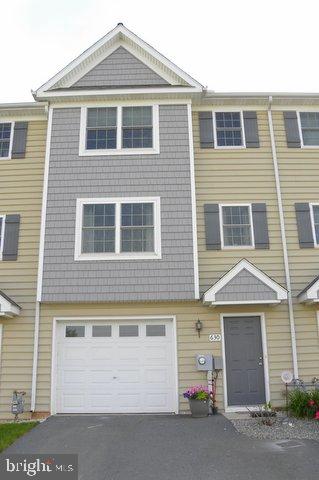630 Kentwell Drive York, PA 17406 - Photo 1 of 25 Gallery Image 1