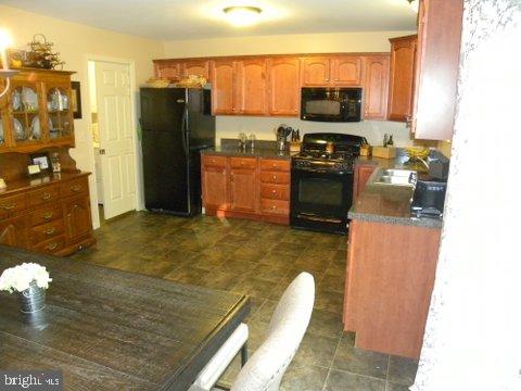 630 Kentwell Drive York, PA 17406 - Photo 15 of 25 Gallery Image 15