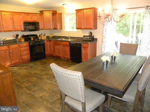 630 Kentwell Drive York, PA 17406 - Photo 3 of 25 Gallery Image 3
