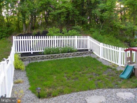 630 Kentwell Drive York, PA 17406 - Photo 8 of 25 Gallery Image 8