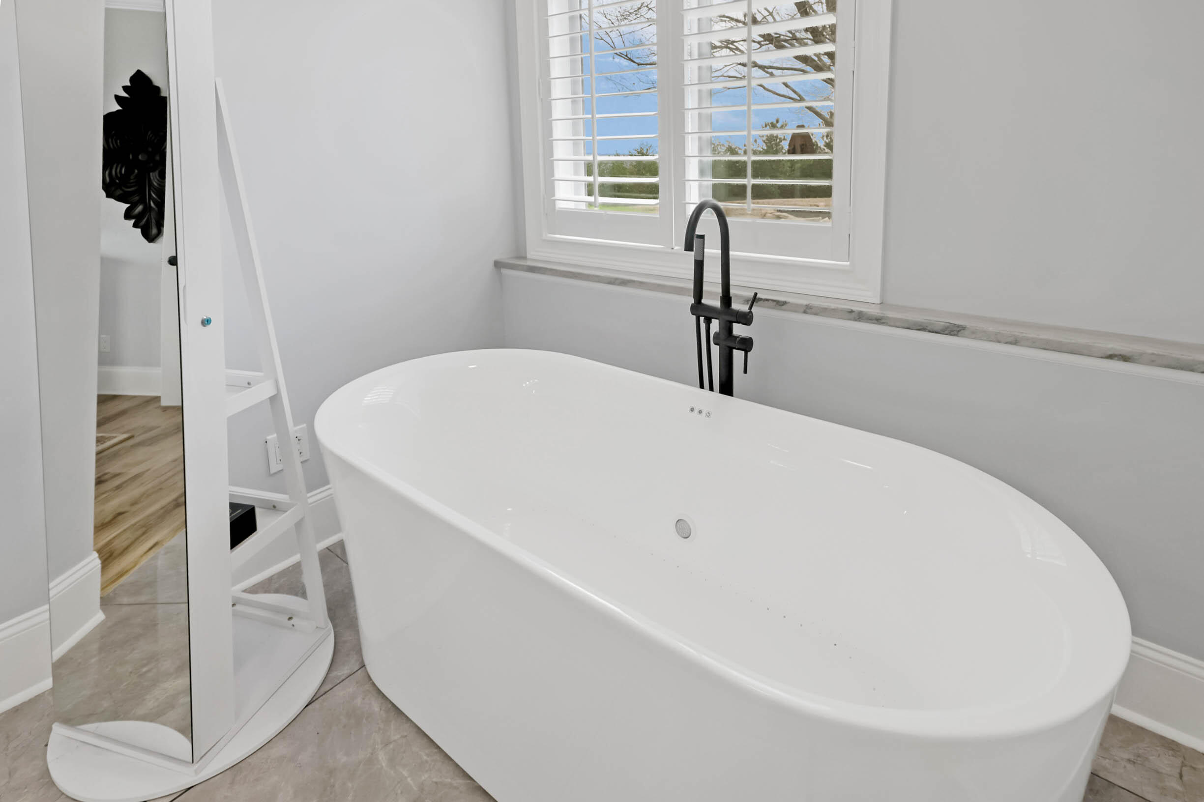 108 Walker Brow Ridge Road Northwest Cleveland, TN 37312 - Photo 27 of 52 Primary Soaking Tub