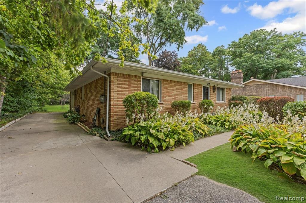 49222 Fairchild Road Macomb, MI 48042 - Photo 20 of 34 Gallery Image 20