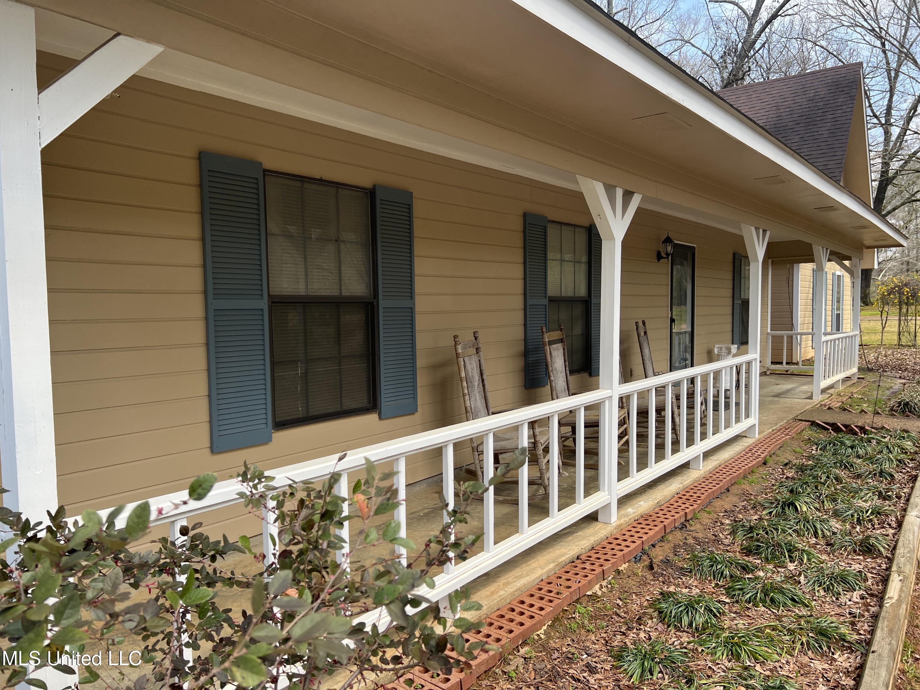 875 Gunter Road Walnut Grove, MS 39189 - Photo 11 of 30 ABFD20CE-819E-4266-B8E3-CE5147E30275