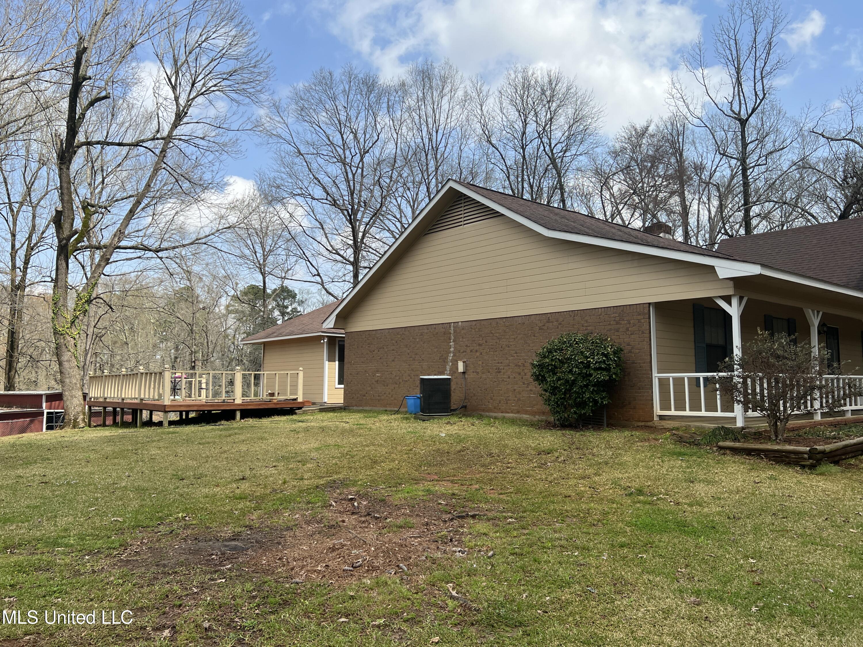 875 Gunter Road Walnut Grove, MS 39189 - Photo 6 of 30 C8EDE6DE-2415-4C68-9454-E981FA9BDE8C