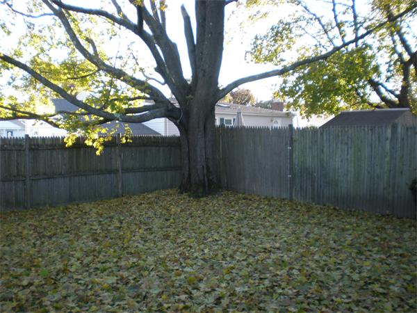 33 Nimitz Road East Providence, RI 02916 - Photo 3 of 5 Gallery Image 3