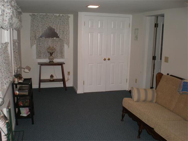 33 Nimitz Road East Providence, RI 02916 - Photo 4 of 5 Gallery Image 4