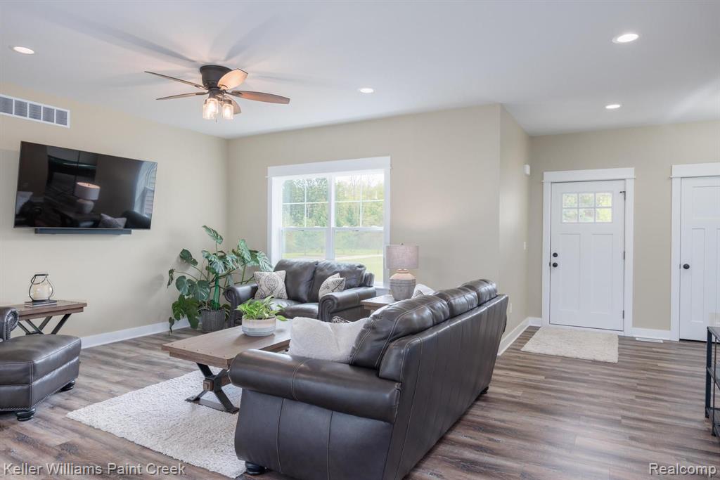 4207 Casey Road Dryden, MI 48428 - Photo 6 of 43