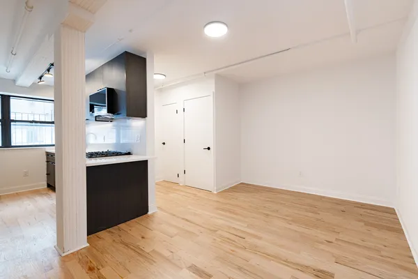 $6,399 | 190 Berry Street, Unit 109 2 | Williamsburg