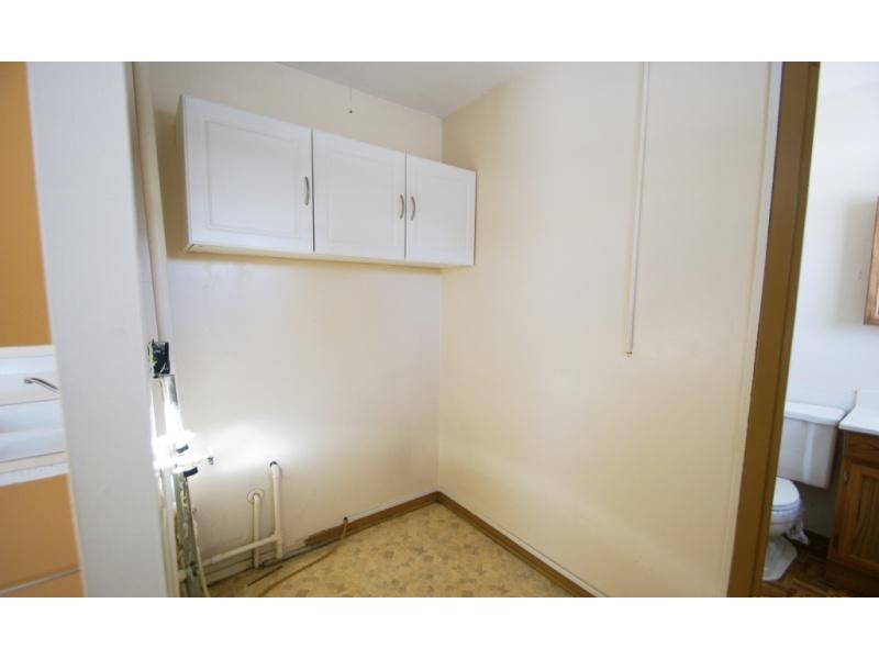 8127 Barry Road Indianapolis, IN 46219 - Photo 5 of 11 Gallery Image 5