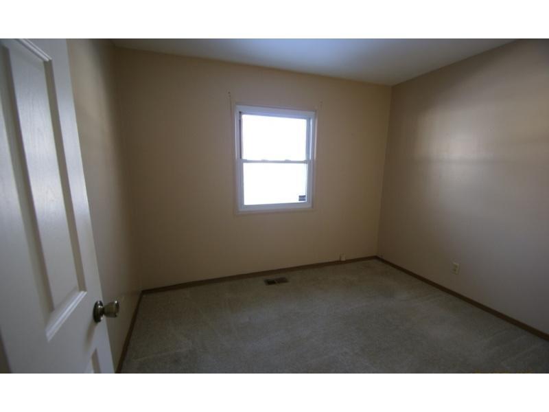 8127 Barry Road Indianapolis, IN 46219 - Photo 6 of 11 Gallery Image 6