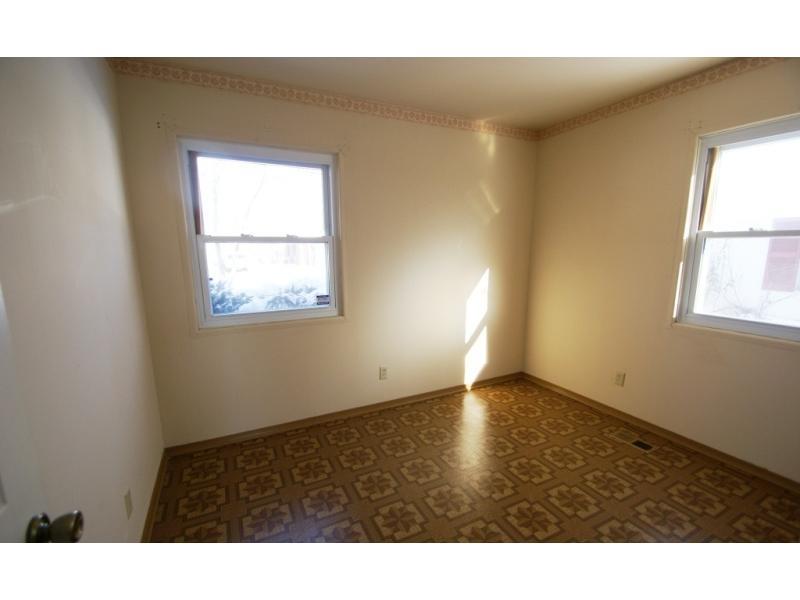 8127 Barry Road Indianapolis, IN 46219 - Photo 7 of 11 Gallery Image 7