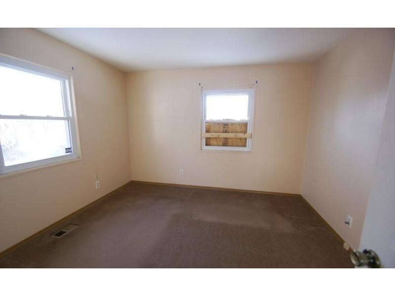 8127 Barry Road Indianapolis, IN 46219 - Photo 8 of 11 Gallery Image 8