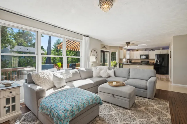 $419,500 | 727 Tanbark Drive, Dimondale, MI 48821