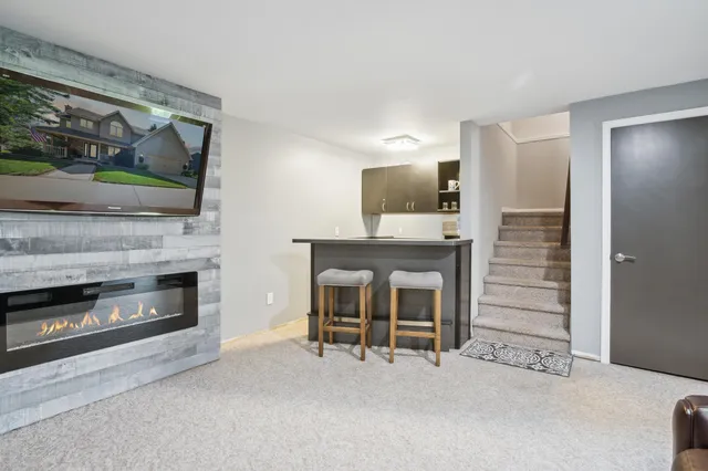 $419,500 | 727 Tanbark Drive, Dimondale, MI 48821