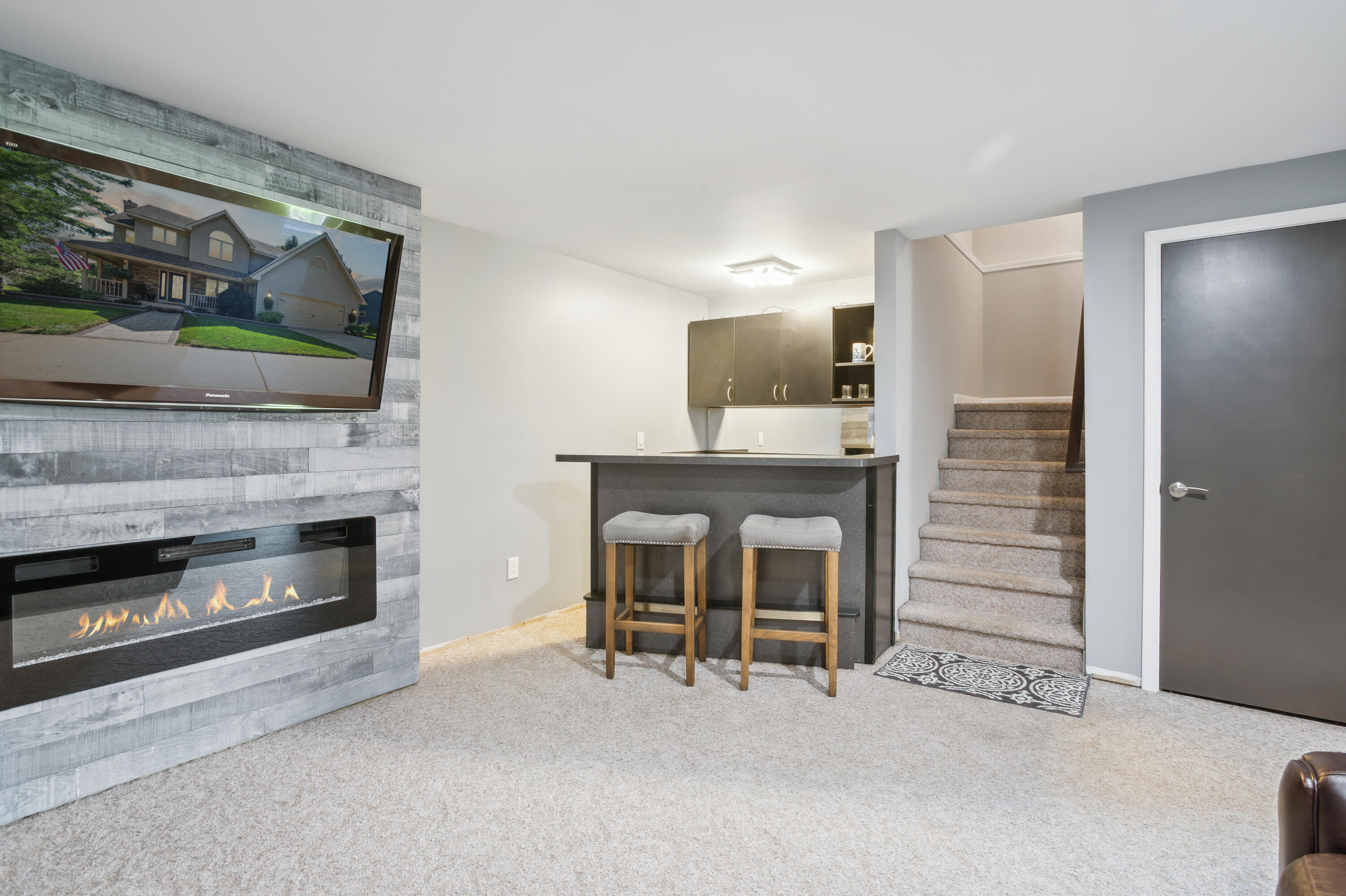 727 Tanbark Drive Dimondale, MI 48821 - Photo 38 of 48 37-727-Tanbark-Dr-Dimondale-MI-48821-Win