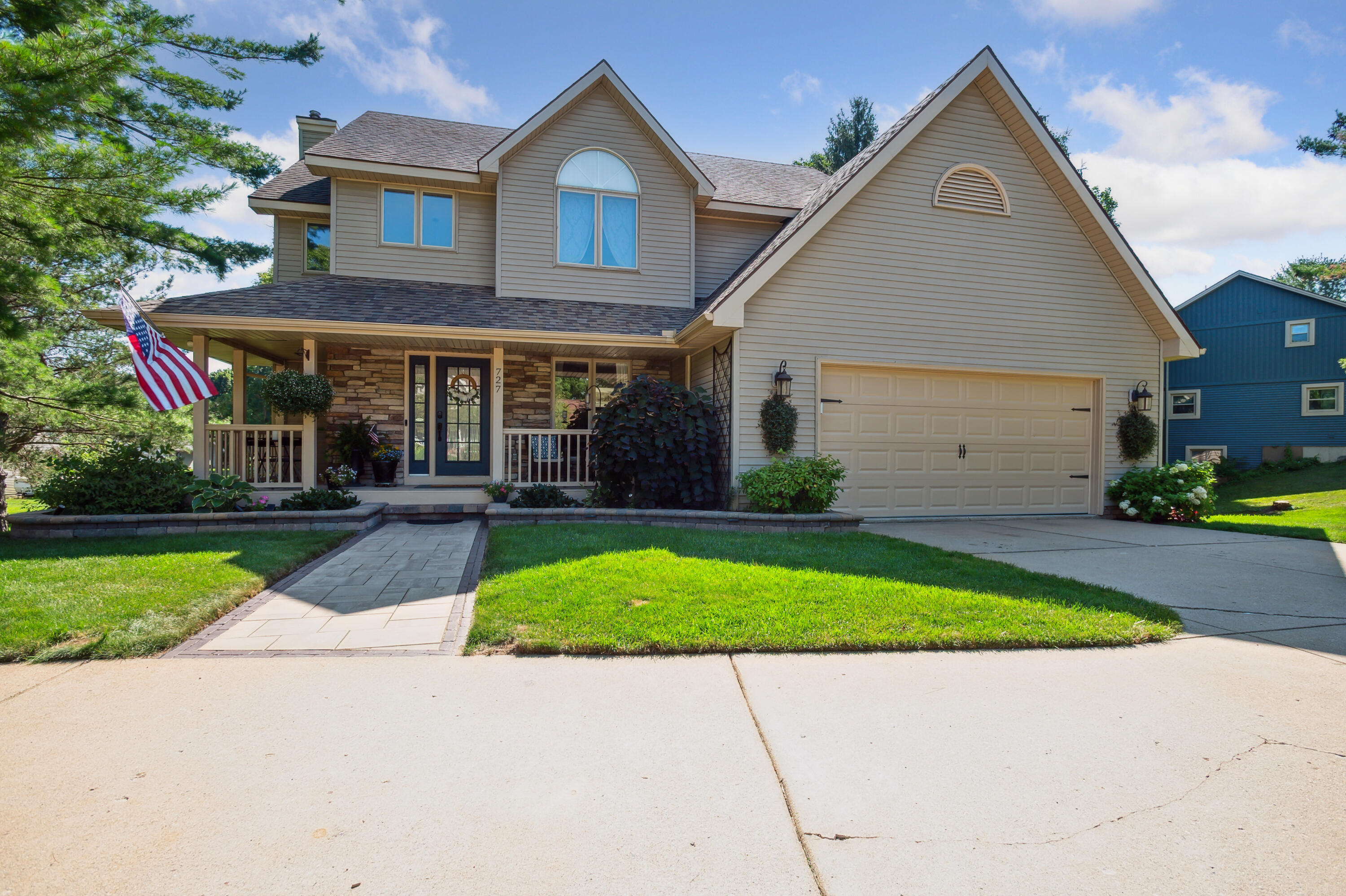 727 Tanbark Drive Dimondale, MI 48821 - Photo 4 of 48 03-727-Tanbark-Dr-Dimondale-MI-48821-Win