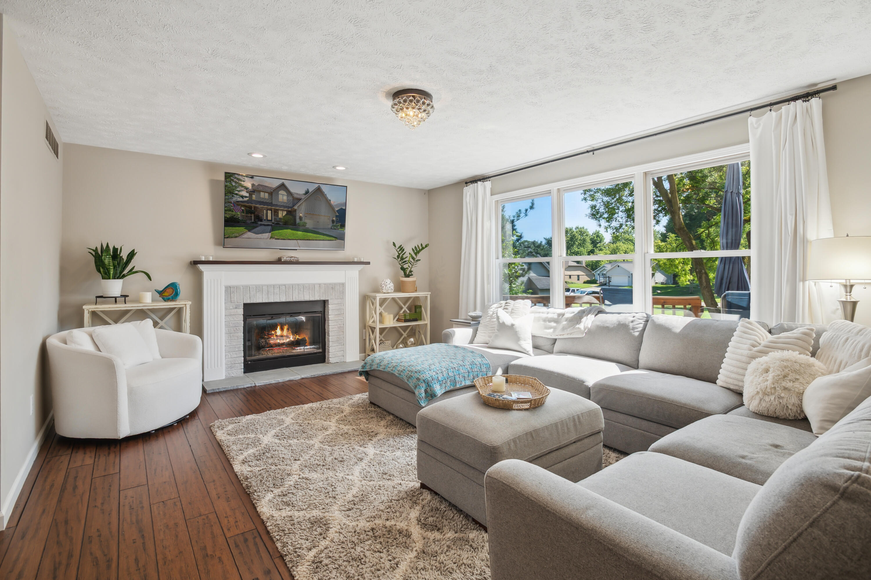 727 Tanbark Drive Dimondale, MI 48821 - Photo 10 of 48 09-727-Tanbark-Dr-Dimondale-MI-48821-Win