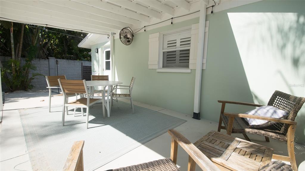 1805 Ivanhoe Street Sarasota, FL 34231 - Photo 18 of 34 a reading room with furniture a rug and a window
