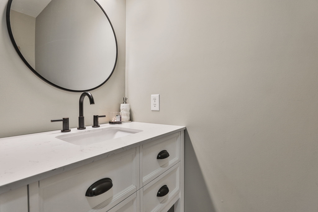 72 Mountain Village Road, Unit 72 Salem, NH 03079 - Photo 8 of 32