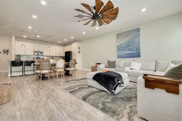$774,900 | 593 Ozona Village Drive, Palm Harbor, FL 34683