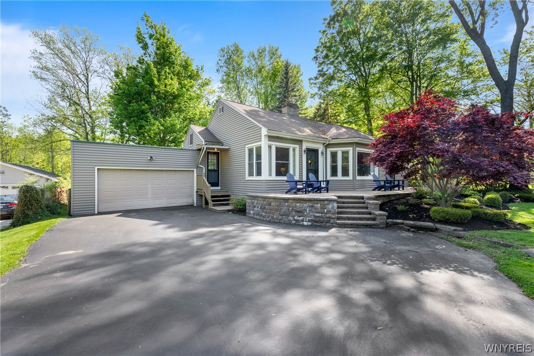 5427 Old Lake Shore Road Lake View, NY 14085 - Photo 2 of 38