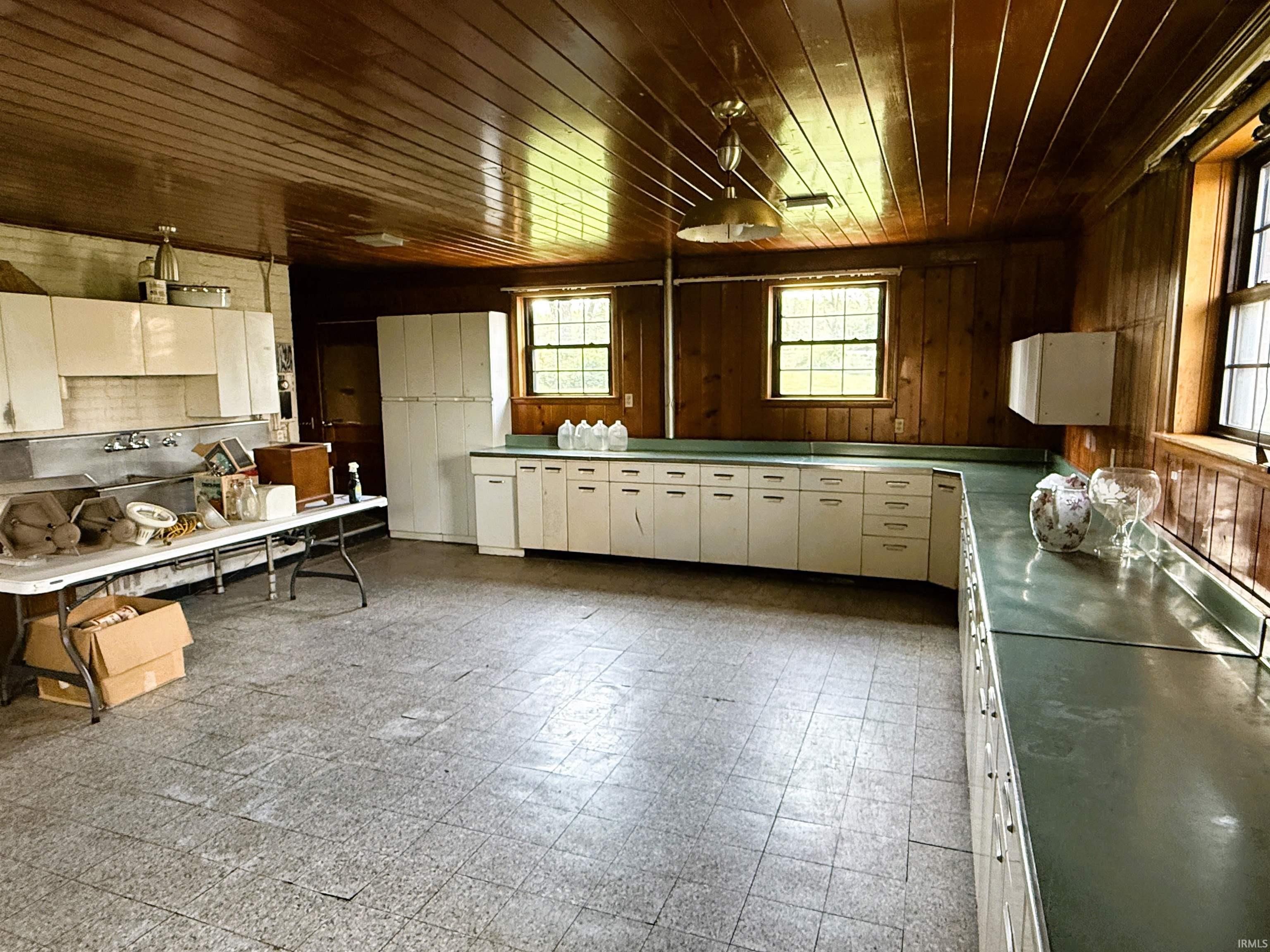 11000 Old State Road Evansville, IN 47711 - Photo 22 of 36