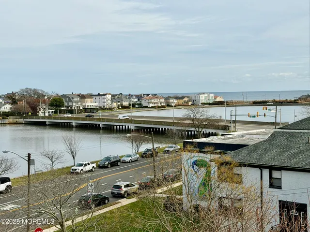 $2,950 | 500 Deal Lake Drive, Unit 4F, Asbury Park, NJ 07712