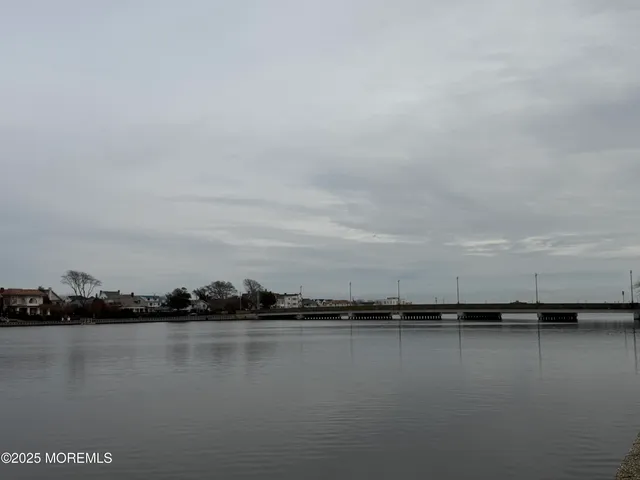 $2,950 | 500 Deal Lake Drive, Unit 4F, Asbury Park, NJ 07712