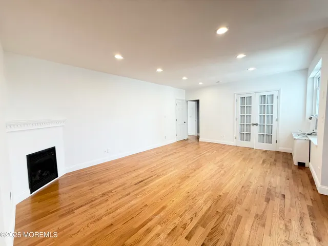 $2,950 | 500 Deal Lake Drive, Unit 4F, Asbury Park, NJ 07712