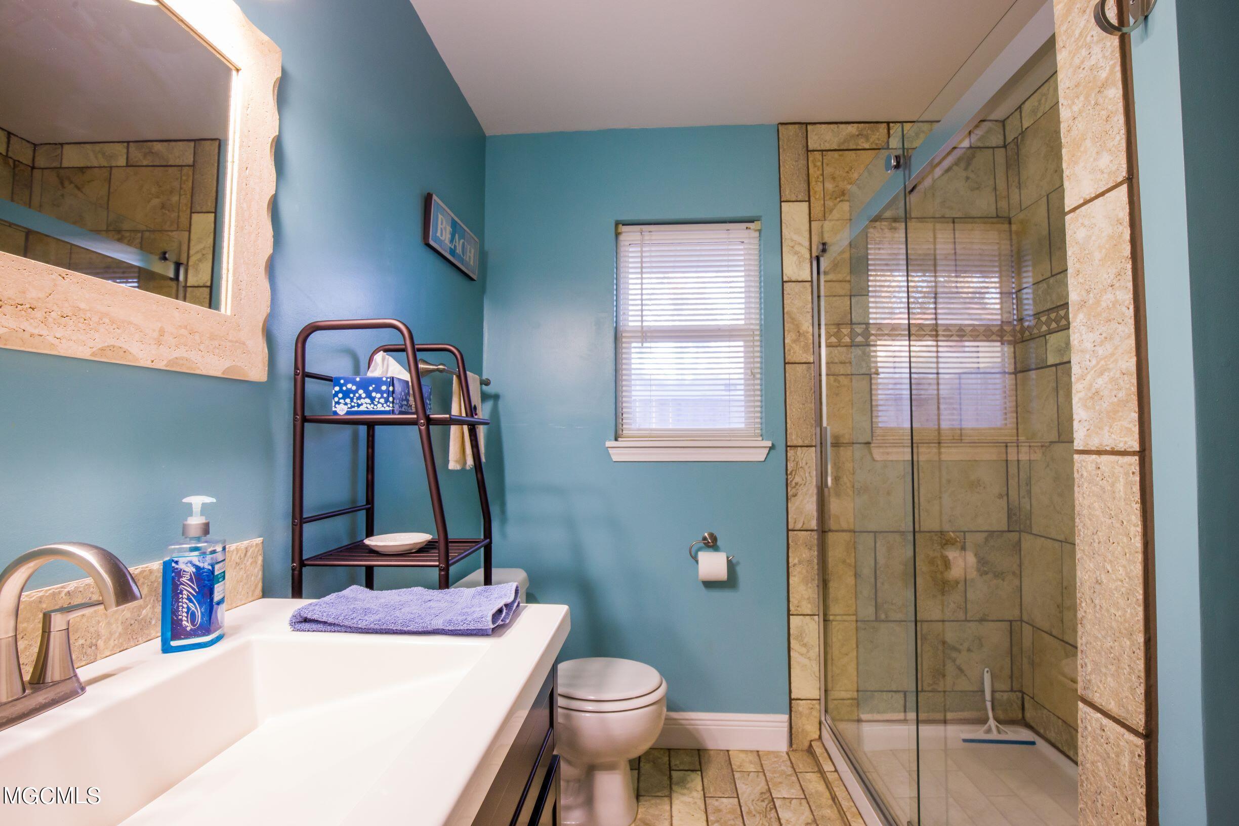 1056 Cherokee Street Biloxi, MS 39530 - Photo 12 of 18 secondary bath