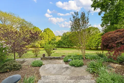 $1,250,000 | 203 Haystack Lane, Greenville, DE 19807