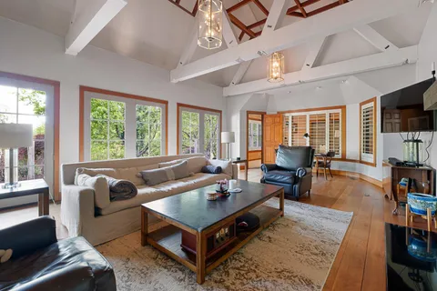 $1,250,000 | 203 Haystack Lane, Greenville, DE 19807