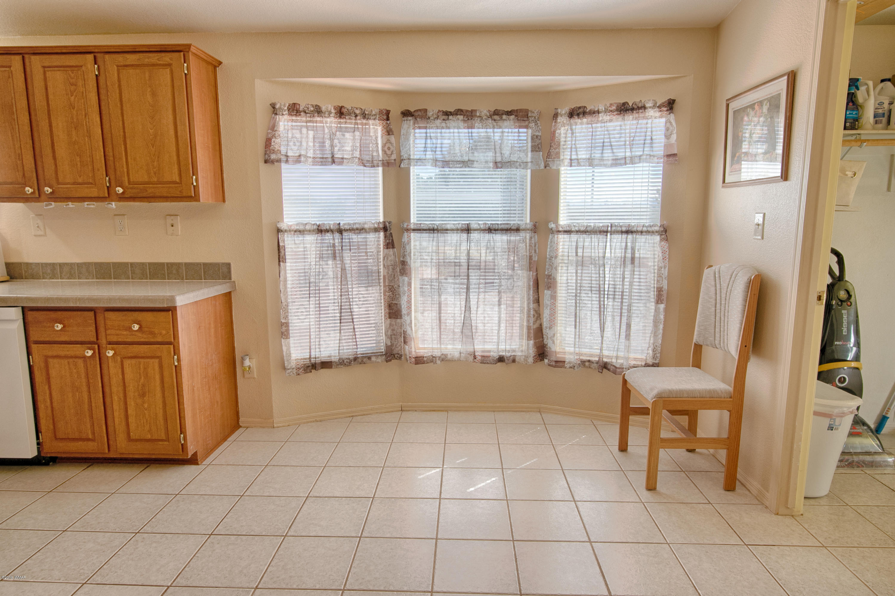 1409 Navajo Road Show Low, AZ 85901 - Photo 6 of 33 Gallery Image 6