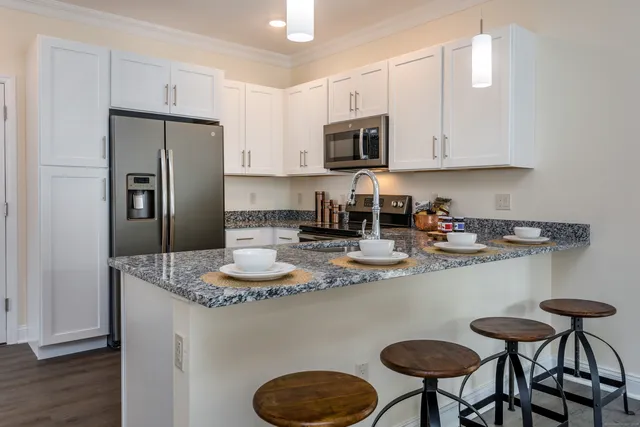 $2,595 | 48 Stony Hill Road, Unit C 207, Bethel, CT 06801