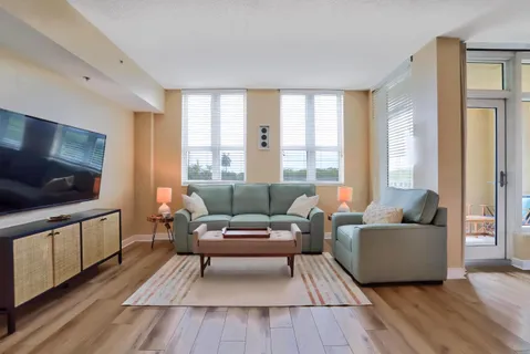 $285,000 | 400 North Federal Highway, Unit 308N, Boynton Beach, FL 33435