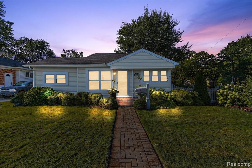 327 West Maple Road Clawson, MI 48017 - Photo 1 of 26