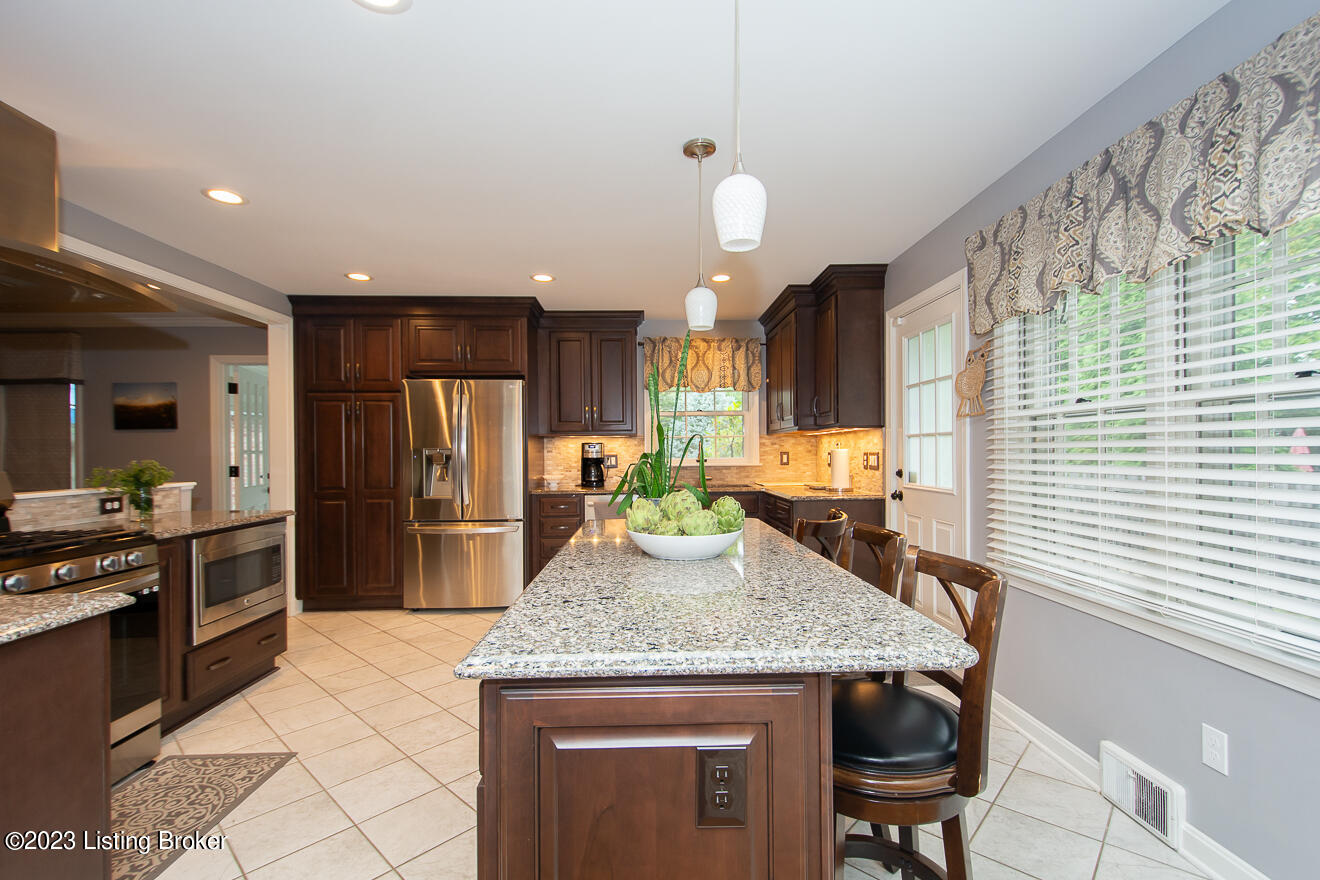2404 Merrick Road Louisville, KY 40207 - Photo 19 of 54 Kitchen
