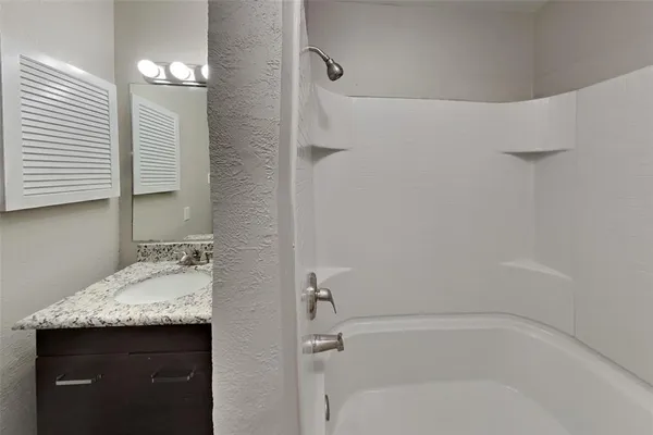 $2,195 | 7105 Greenspring Drive, Arlington, TX 76016