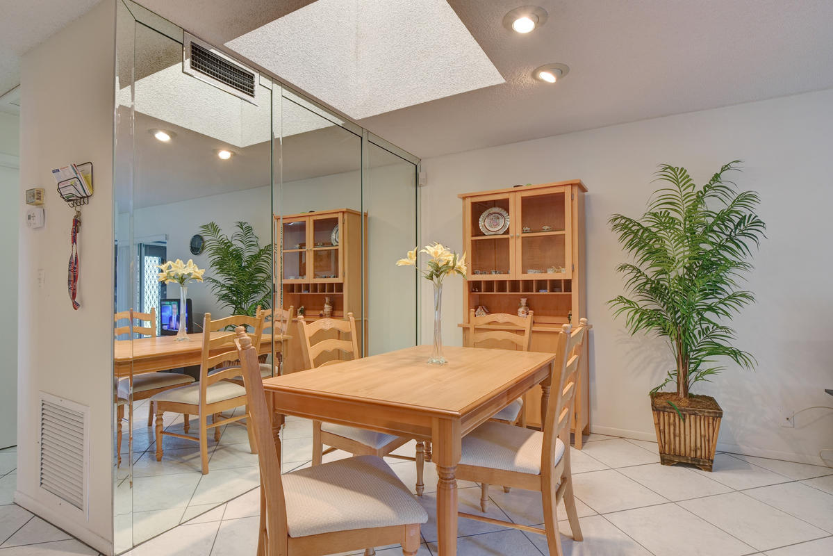 8737 Echo Lane Boca Raton, FL 33496 - Photo 3 of 24 Dining Area