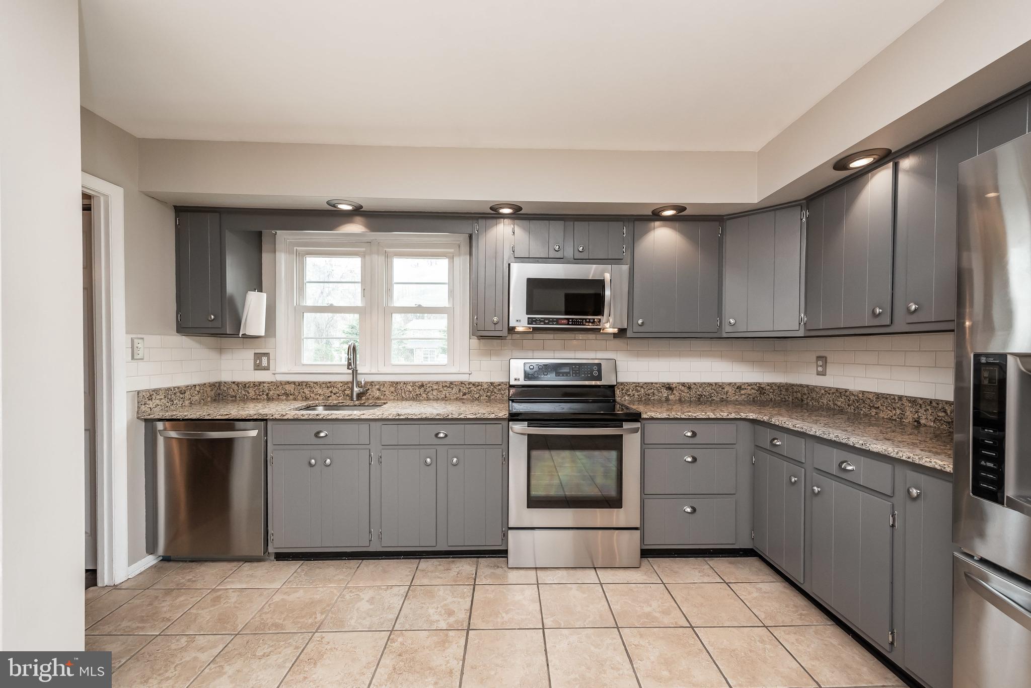 2926 Southview Road Ellicott City, MD 21042 - Photo 11 of 33 Kitchen