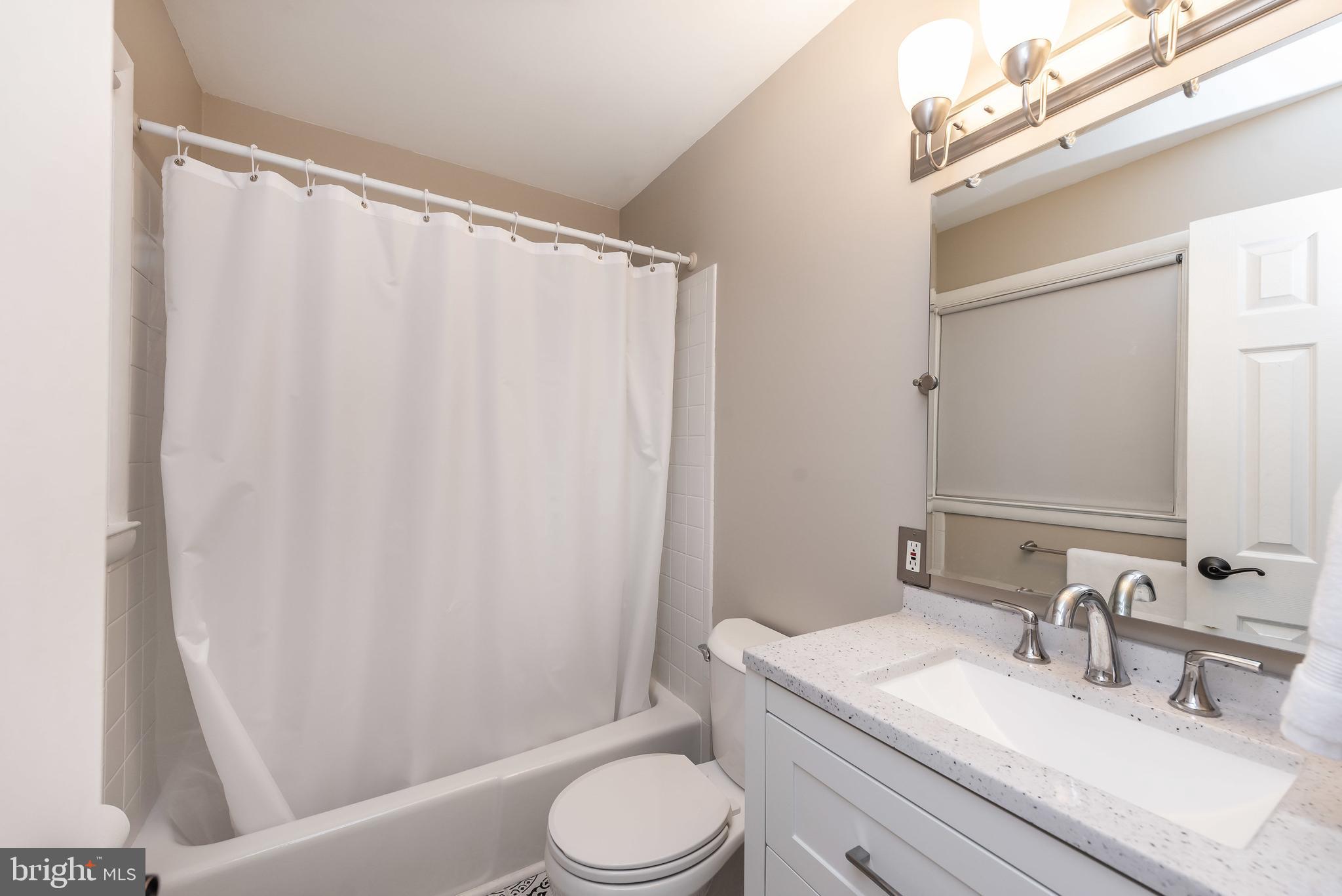 2926 Southview Road Ellicott City, MD 21042 - Photo 14 of 33 Primary Bathroom