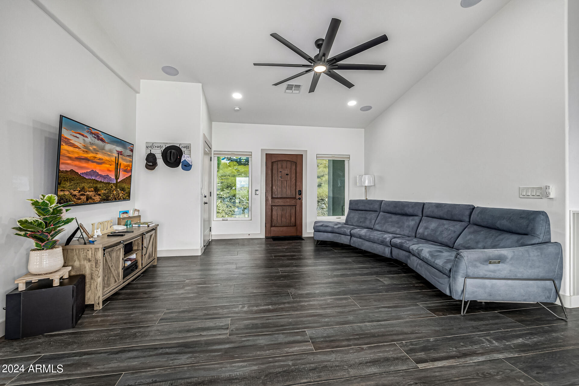 1829 West Cloud Road Phoenix, AZ 85086 - Photo 13 of 137 0032-16-Cloud