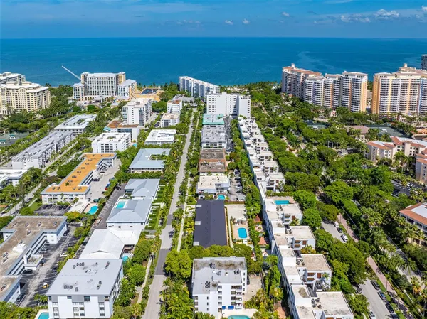 $2,100,000 | 200 Sunrise Drive, Unit 200C, Key Biscayne, FL 33149