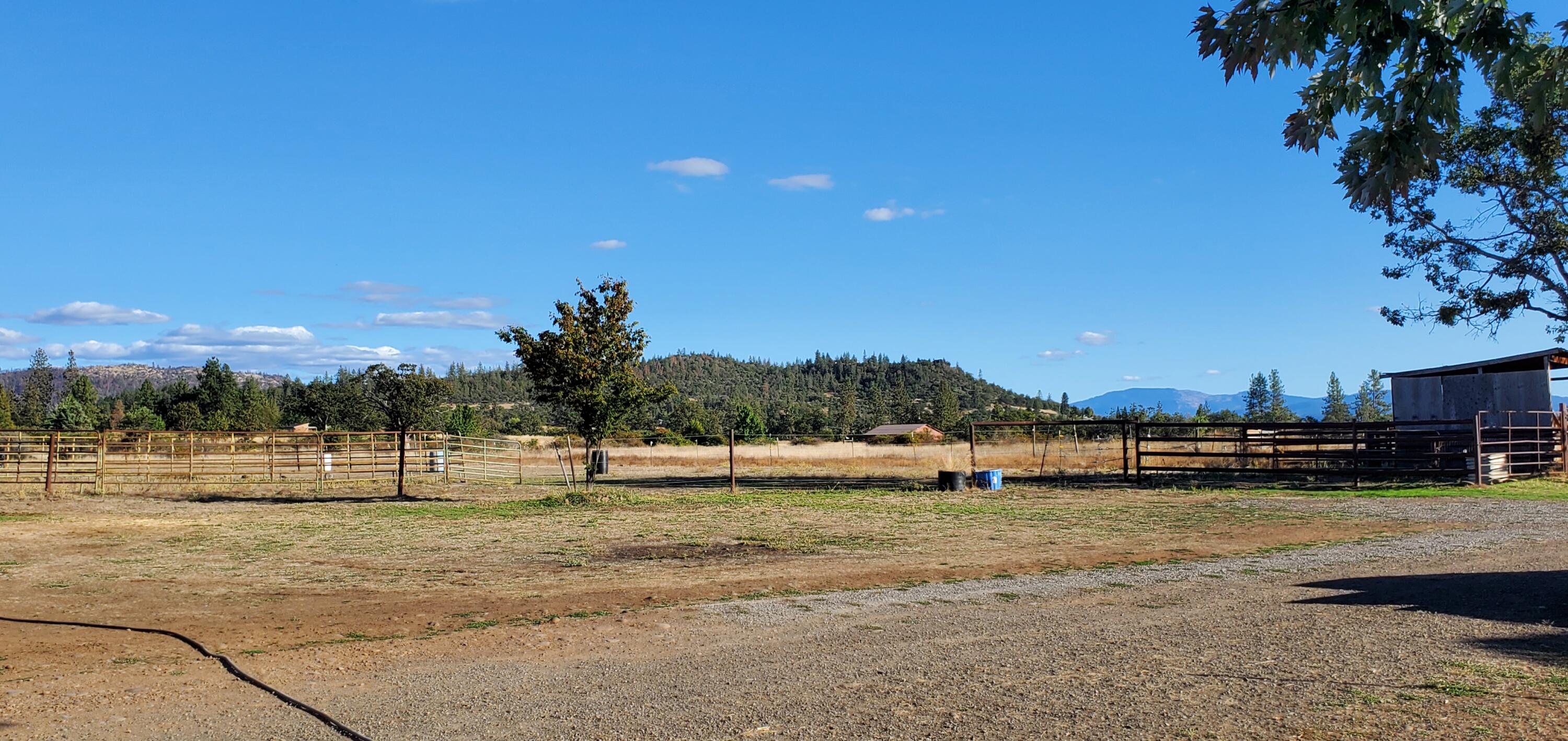 63 Staley Road Eagle Point, OR 97524 - Photo 9 of 11 20220929_165939