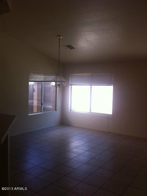 8427 West Almeria Road Phoenix, AZ 85037 - Photo 3 of 6 photalmeria 3