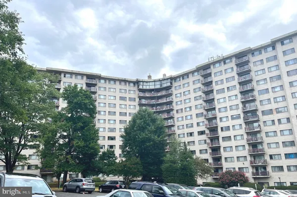 $2,200 | 8830 Piney Branch Road, Unit 903, Silver Spring, MD 20903
