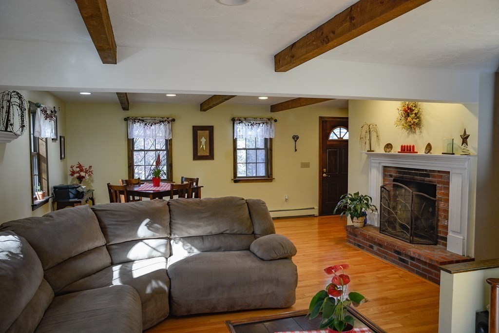 133 North Common Road Westminster, MA 01473 - Photo 4 of 30 Gallery Image 4