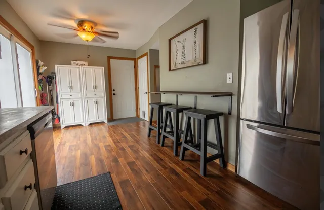 $424,900 | 1424 Hickory Way, Racine, WI 53405